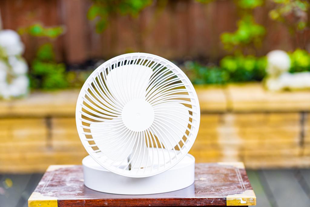 Splash Telescopic Foldable Portable Fan - Rechargeable - White